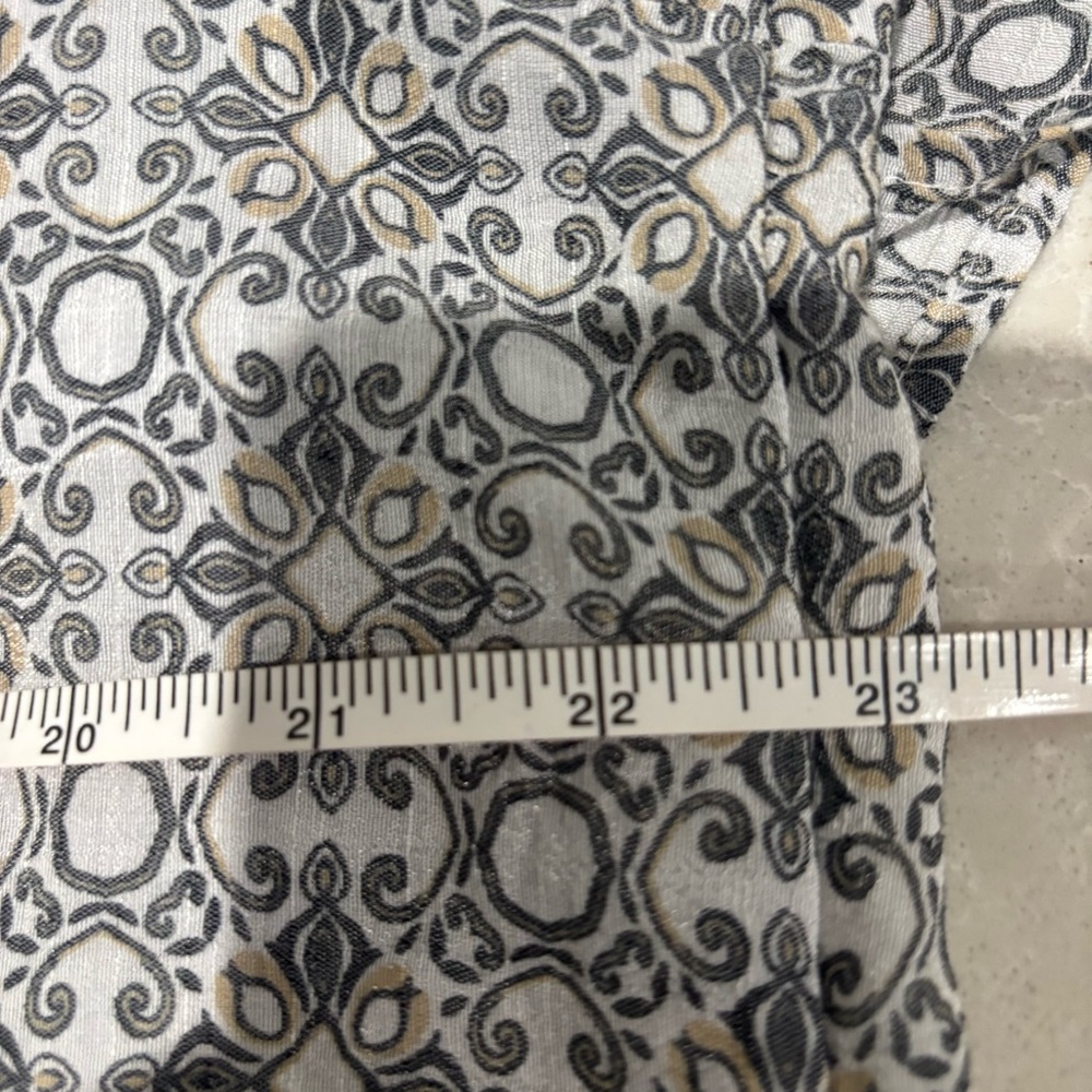 Liz Claiborne Black and White Short Sleeve Tie Front Blouse - Picture 8 of 9